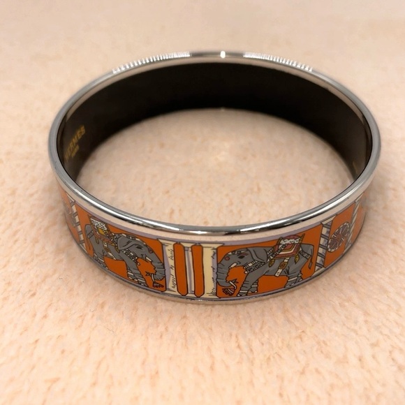Hermes Enameled GM Bangle SV Elephant Pattern Orange W/Box - Picture 4 of 9